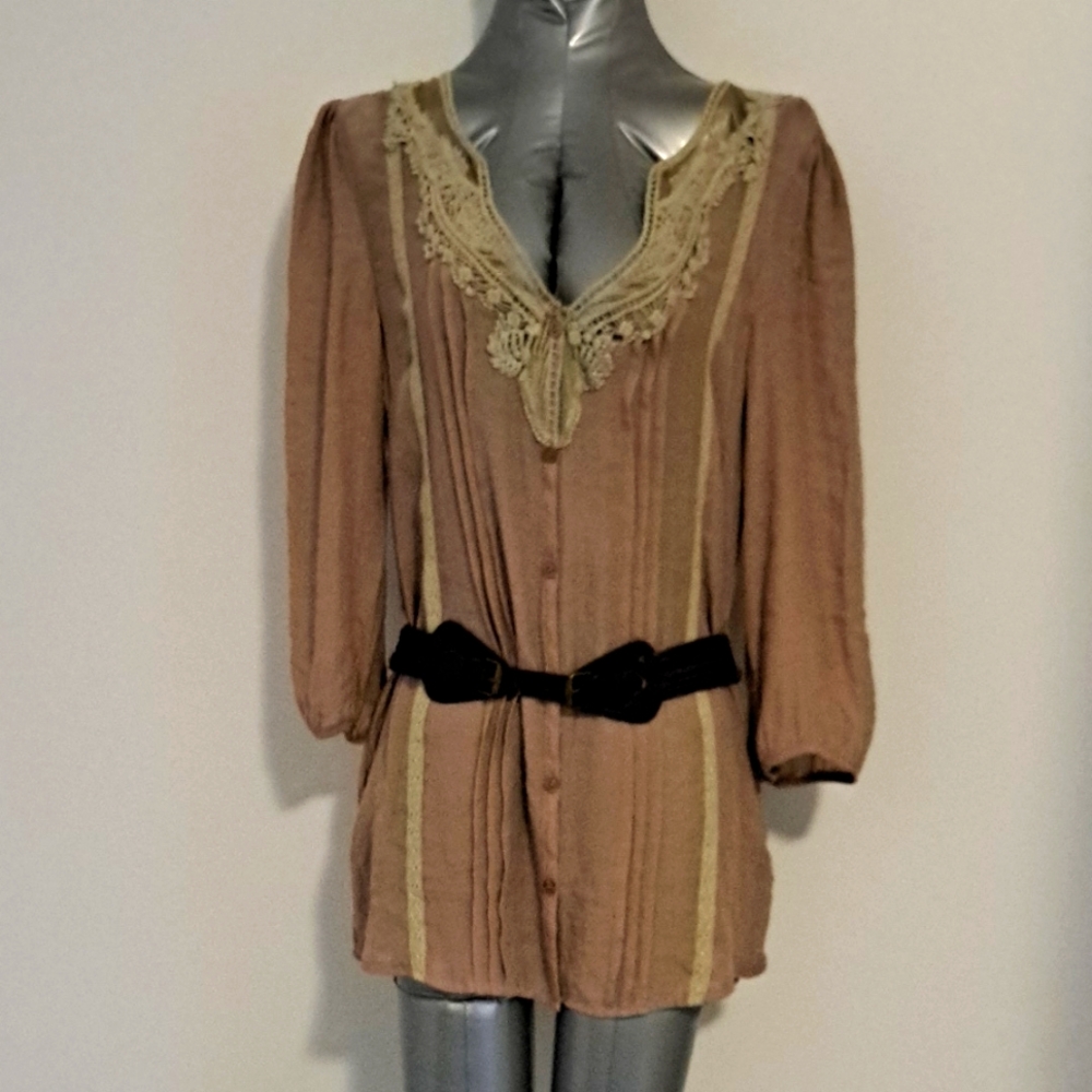 🎊🎊 Wet Seal Women's Beige Lace Trim Top/NWT - Size Large